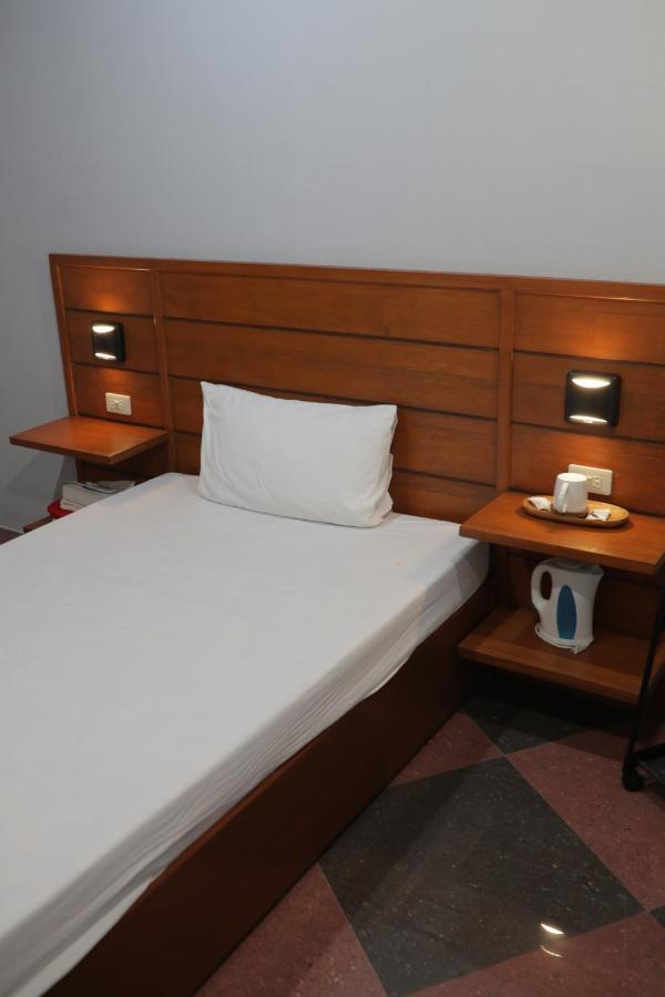 Cerca Hotel Balabag  Exteriér fotografie