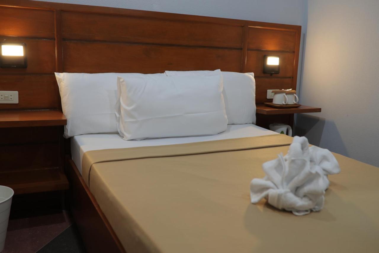 Cerca Hotel Balabag  Exteriér fotografie